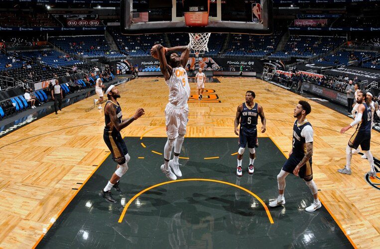 Jogo Basquete Amway Center Orlando Florida Quarta Feira Janeiro 2020 —  Fotografia de Stock Editorial © headlinephotos #405344840